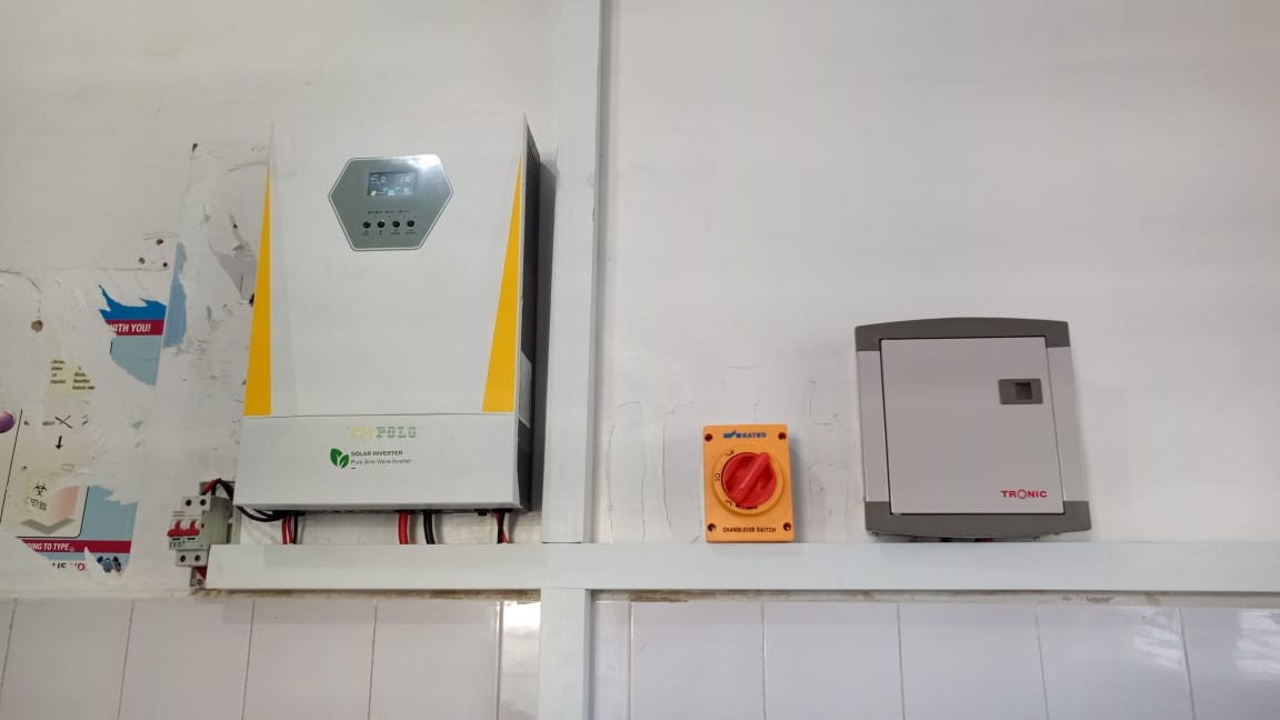 Hybrid Inverters vs. Off-Grid Inverters: Which is Best for Your Property?